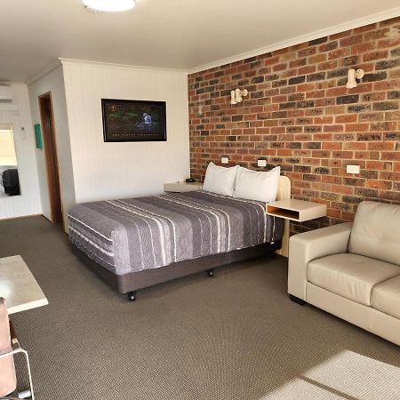 Country Roads Motor Inn Naracoorte Buitenkant foto